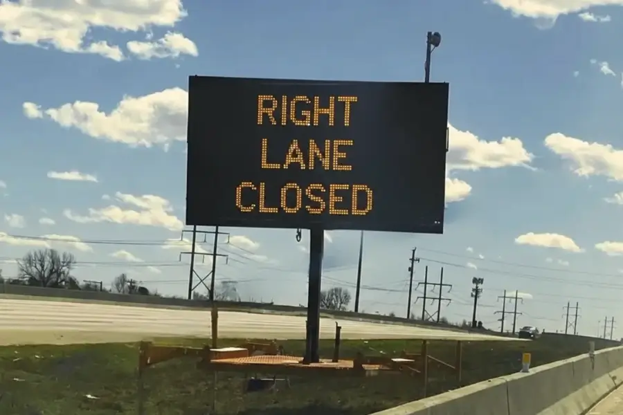 right lane closed spyder median deployed