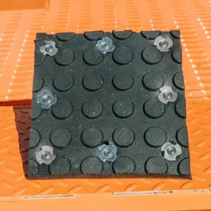 rubber tarsus footplate bottom view